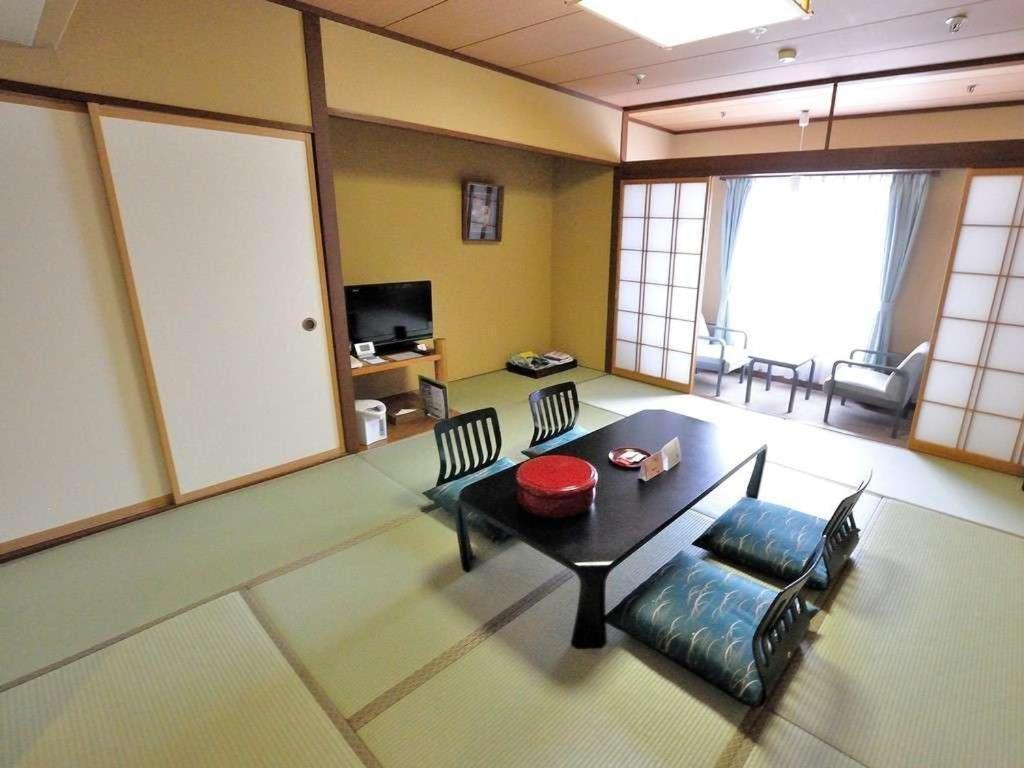 Tateyama Kokusai Hotel Тояма Екстер'єр фото
