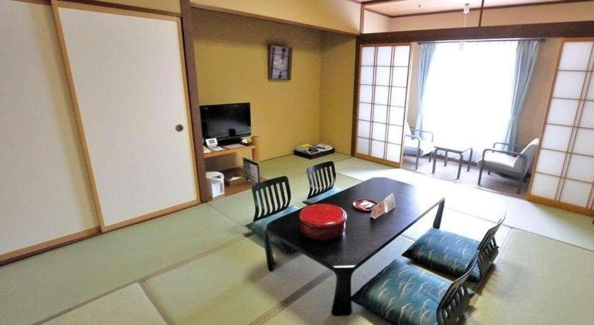Tateyama Kokusai Hotel Тояма Екстер'єр фото